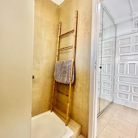 Apartment First Line Attic - Adults Only - *