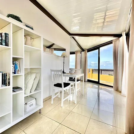 First Line Attic - Adults Only - Apartment